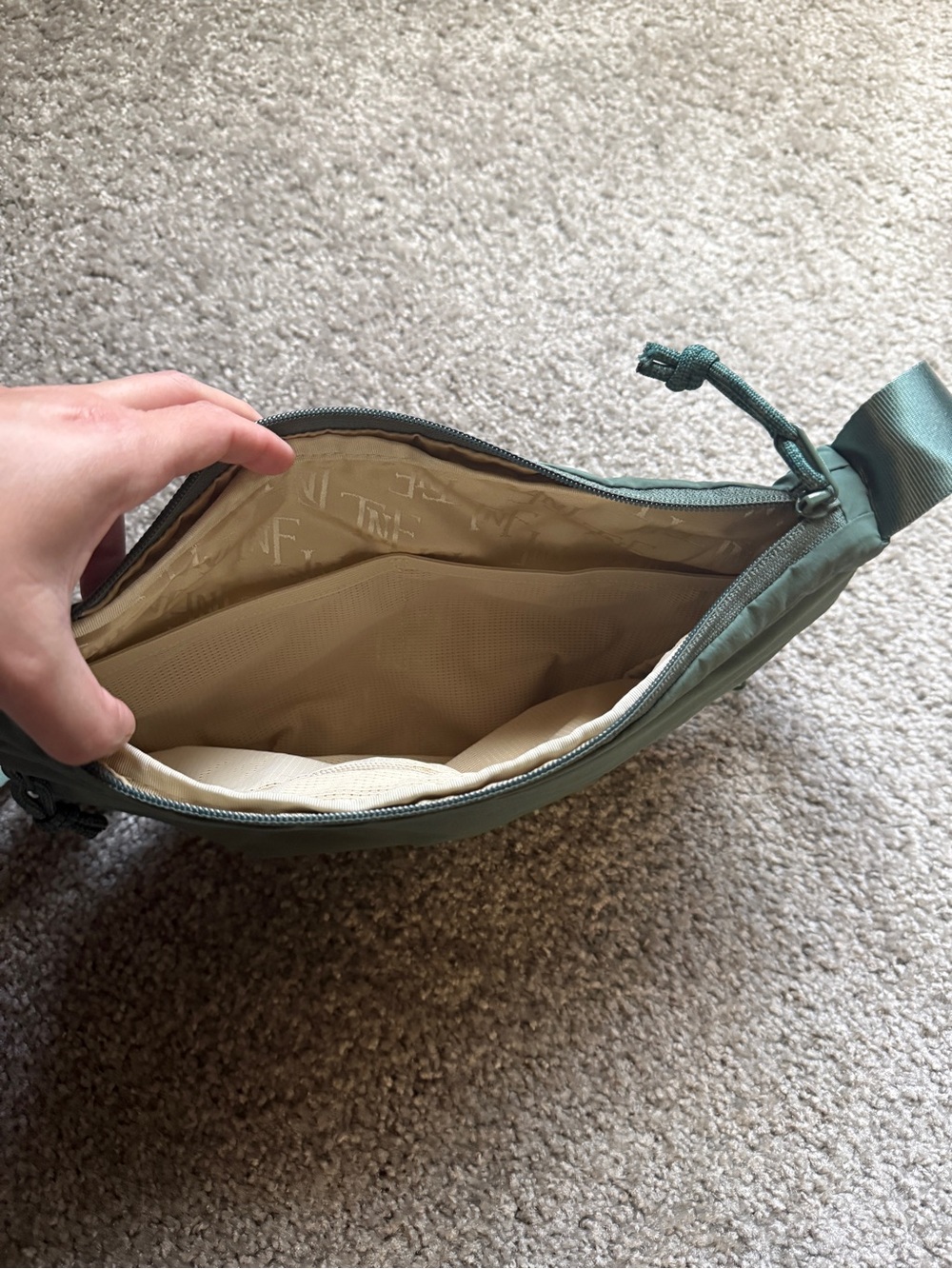 NWOT The North Face Never Stop Crescent Crossbody Bag - Picture 5 of 8